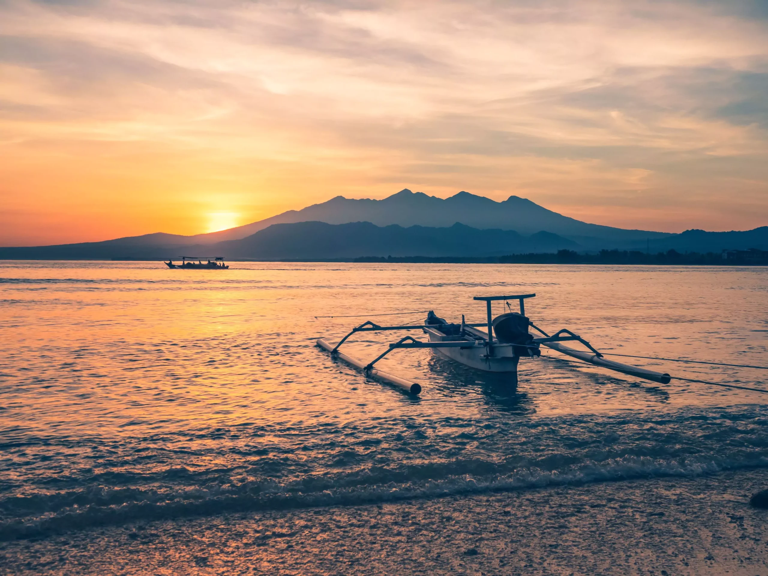 Bali ou Lombok pour l'authenticité ? L'authenticité existe encore sur les 2 îles et encore plus en réservant son voyage en Indonésie avec l'agence de voyage locale MimpiGO