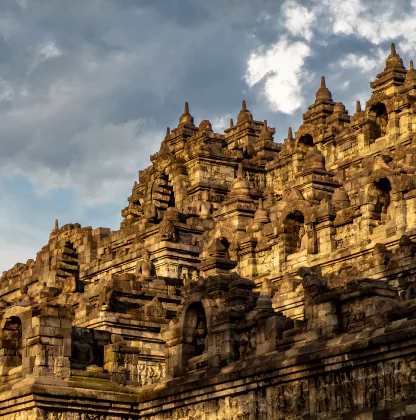 Histoire de l'Indonésie à découvrir lors des visites de Prambanan et de Borobudur à Java avec l'agence de voyage MimpiGO