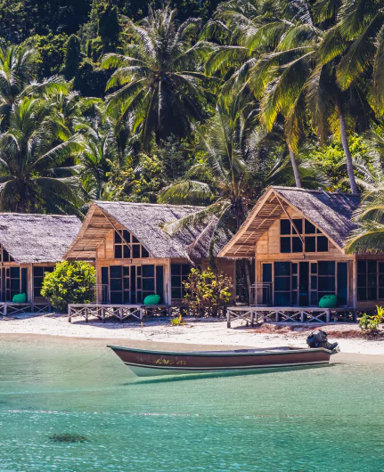 Voyage Raja Ampat itinérant exclusif entre terre et mer avec l'agence de voyage locale et sur mesure MimpiGO